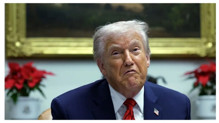 ‘Did You Hear That?’: Trump Loses It, Claims a Binder Clip Nearly Took His Finger, Then Shocks the Crowd by Dumping Everything on the Floor ‘Did You Hear That?’: Trump Loses It, Claims a Binder Clip Nearly Took His Finger, Then Shocks the Crowd by Dumping Everything on the Floor