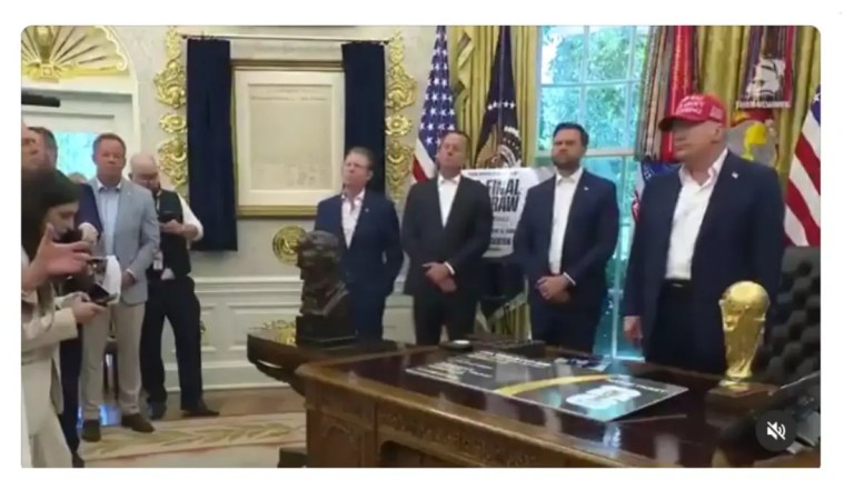 ‘This Must Not Be Overlooked’: Trump’s Shameless Attempt to Throw Bill Clinton Under the Bus Derails as Everyone Got Distracted By One Alarming Detail ‘This Must Not Be Overlooked’: Trump’s Shameless Attempt to Throw Bill Clinton Under the Bus Derails as Everyone Got Distracted By One Alarming Detail