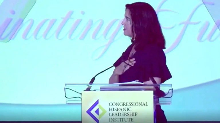 ‘Wow, What a Disgrace’: New York MAGA Congresswoman Faces Backlash for Struggling to Remember the Pledge of Allegiance Before Giving Up, But the Part She Forgot Is Telling ‘Wow, What a Disgrace’: New York MAGA Congresswoman Faces Backlash for Struggling to Remember the Pledge of Allegiance Before Giving Up, But the Part She Forgot Is Telling