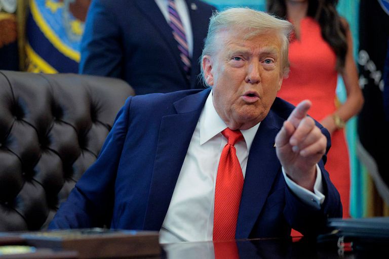‘Thinks He’s Still on The Apprentice’!’: Trump Snaps, Kicks Staffer Out of Oval Office for ‘Ruining’ His Moment In Viral Video ‘Thinks He’s Still on The Apprentice’!’: Trump Snaps, Kicks Staffer Out of Oval Office for ‘Ruining’ His Moment In Viral Video