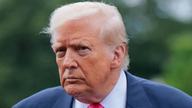 ‘Are We Seriously Surprised?’: Trump’s Locked Phone Screen Has Been Exposed and People Say It’s the Most Predictably ‘Trump’ Thing They’ve Ever Seen ‘Are We Seriously Surprised?’: Trump’s Locked Phone Screen Has Been Exposed and People Say It’s the Most Predictably ‘Trump’ Thing They’ve Ever Seen