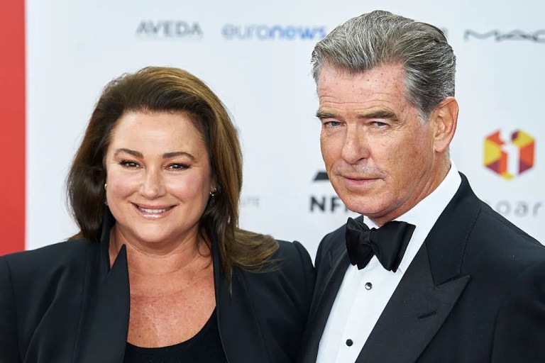 ‘Has Loved His Wife No Matter What Size’: Pierce Brosnan’s Wife Keely Shaye Stuns With Dramatic Transformation After Reported 100-Pound Weight Loss ‘Has Loved His Wife No Matter What Size’: Pierce Brosnan’s Wife Keely Shaye Stuns With Dramatic Transformation After Reported 100-Pound Weight Loss