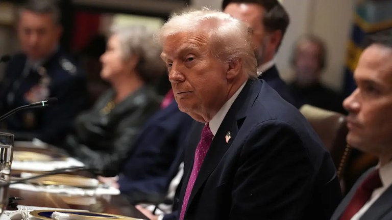 ‘This Is Actually Insane’: Trump Crosses the Line and Veers Off-Script After a Tough Question — Then Abruptly Ends the Briefing With No Explanation ‘This Is Actually Insane’: Trump Crosses the Line and Veers Off-Script After a Tough Question — Then Abruptly Ends the Briefing With No Explanation