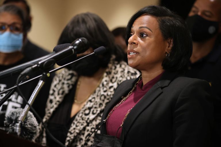The Heroine We Need: Texas Rep. Nicole Collier Slept On House Floor After Refusing Escort, Fights Racist Republican Redistricting The Heroine We Need: Texas Rep. Nicole Collier Slept On House Floor After Refusing Escort, Fights Racist Republican Redistricting