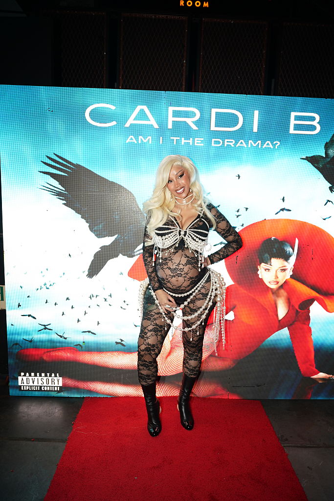 Record Breaking Bardi! Cardi B Goes Platinum And Lands Guiness World Record For Strategic Marketing, Gets Big Gift From Stefon Diggs