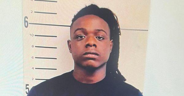 Mom Turns in Her Teen Son to Police After He Assaulted a Walmart Worker Mom Turns in Her Teen Son to Police After He Assaulted a Walmart Worker