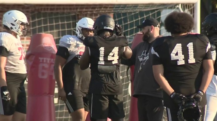 How athletic trainers use science to shield athletes from the heat