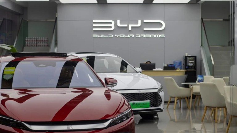 Tesla Rival BYD Sets New Sales Record In India Amid Elon Musk-Led EV Giant’s Push Into The Region – BYD (OTC:BYDDF), BYD (OTC:BYDDY) Tesla Rival BYD Sets New Sales Record In India Amid Elon Musk-Led EV Giant’s Push Into The Region – BYD (OTC:BYDDF), BYD (OTC:BYDDY)