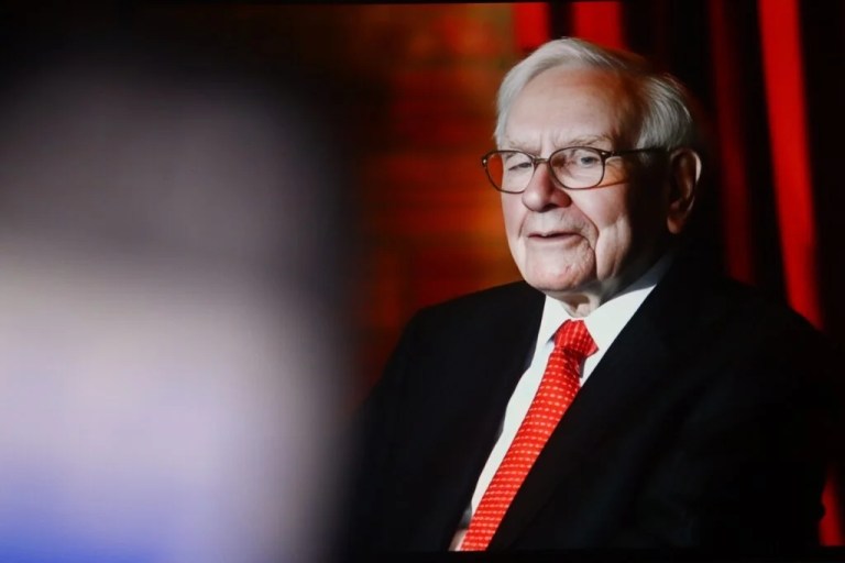 Warren Buffett’s Stealthy Stock Picks: OXY, VRSN And Other Wins – Occidental Petroleum (NYSE:OXY), VeriSign (NASDAQ:VRSN) Warren Buffett’s Stealthy Stock Picks: OXY, VRSN And Other Wins – Occidental Petroleum (NYSE:OXY), VeriSign (NASDAQ:VRSN)