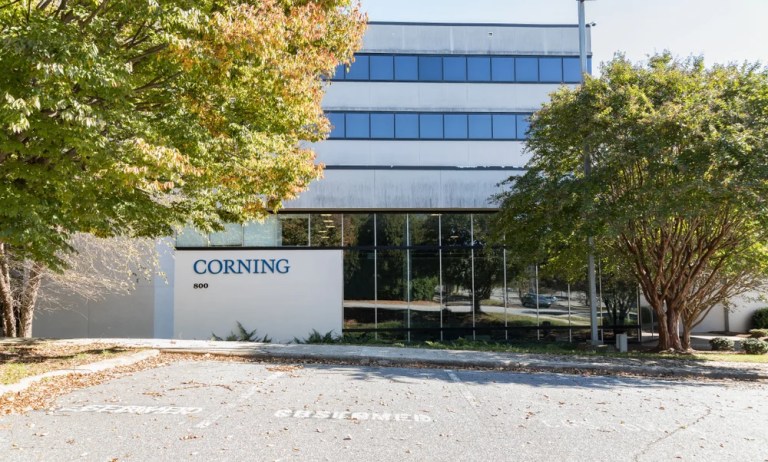 Why Is T1 Energy Stock Soaring Friday? – T1 Energy (NYSE:TE), Corning (NYSE:GLW) Why Is T1 Energy Stock Soaring Friday? – T1 Energy (NYSE:TE), Corning (NYSE:GLW)