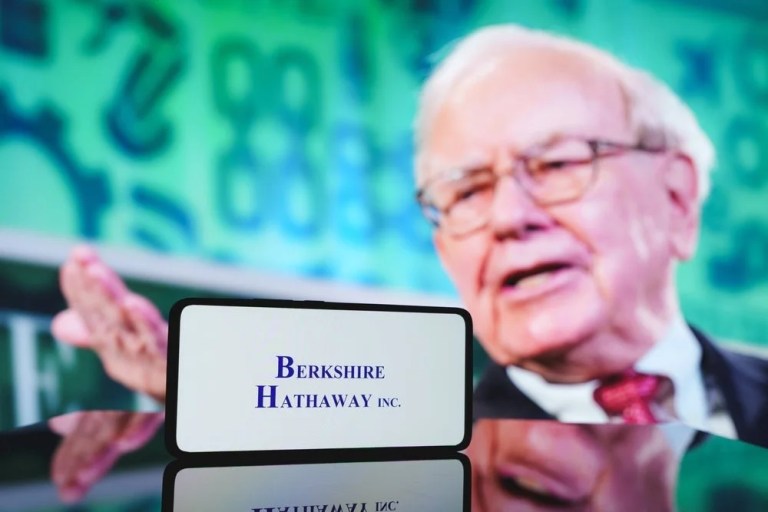 Warren Buffett’s Berkshire Hathaway Discloses .8 Billion Investments in Nucor, D.R. Horton, and Lennar – D.R. Horton (NYSE:DHI), Lennar (NYSE:LEN) Warren Buffett’s Berkshire Hathaway Discloses .8 Billion Investments in Nucor, D.R. Horton, and Lennar – D.R. Horton (NYSE:DHI), Lennar (NYSE:LEN)