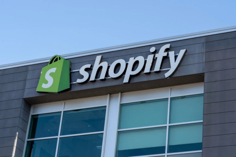 Shopify, Palantir, And Applovin Are Among Top Large Cap Gainers Last Week (August 4-August 8): Are The Others In Your Portfolio? – Astera Labs (NASDAQ:ALAB), Arista Networks (NYSE:ANET) Shopify, Palantir, And Applovin Are Among Top Large Cap Gainers Last Week (August 4-August 8): Are The Others In Your Portfolio? – Astera Labs (NASDAQ:ALAB), Arista Networks (NYSE:ANET)