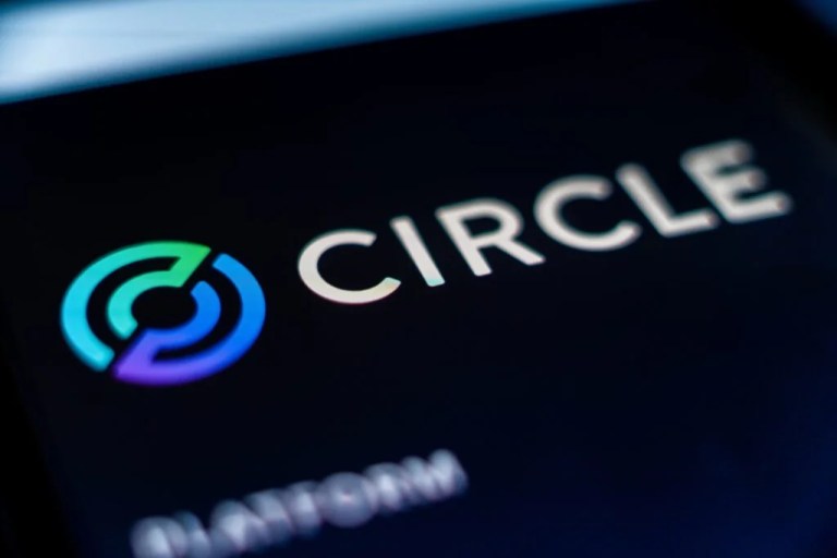 CRCL Stock Drops 6% After Hours Even As Circle CEO Doubles Down On ‘Big-Tent’ Crypto Strategy, Backs Coinbase-Shopify Deal – Coinbase Global (NASDAQ:COIN) CRCL Stock Drops 6% After Hours Even As Circle CEO Doubles Down On ‘Big-Tent’ Crypto Strategy, Backs Coinbase-Shopify Deal – Coinbase Global (NASDAQ:COIN)