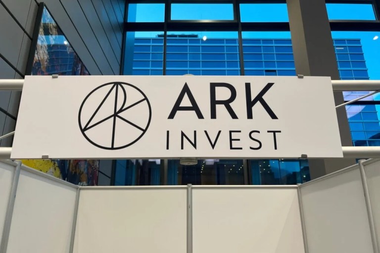Cathie Wood Pounces On Peter Thiel-Backed Bullish Stock After Wild IPO Surge: Ark Buys Stock Worth 2.22 Million – ARK Fintech Innovation ETF (BATS:ARKF), ARK Innovation ETF (BATS:ARKK) Cathie Wood Pounces On Peter Thiel-Backed Bullish Stock After Wild IPO Surge: Ark Buys Stock Worth 2.22 Million – ARK Fintech Innovation ETF (BATS:ARKF), ARK Innovation ETF (BATS:ARKK)