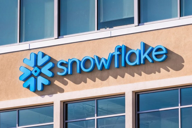 Snowflake Stakes Its Claim: ‘The Best AI Data Platform There Is’ – Snowflake (NYSE:SNOW) Snowflake Stakes Its Claim: ‘The Best AI Data Platform There Is’ – Snowflake (NYSE:SNOW)