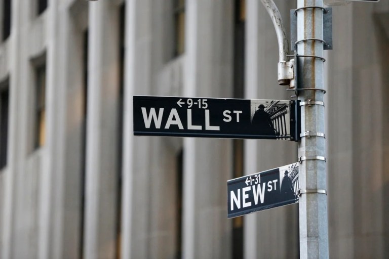 Stock Market Today: Dow, Nasdaq, S&P 500 Futures Tumble As PCE Index Ticks Up In July—Dell, Marvell, Alibaba Earnings In Focus (UPDATED) – SPDR S&P 500 (ARCA:SPY) Stock Market Today: Dow, Nasdaq, S&P 500 Futures Tumble As PCE Index Ticks Up In July—Dell, Marvell, Alibaba Earnings In Focus (UPDATED) – SPDR S&P 500 (ARCA:SPY)