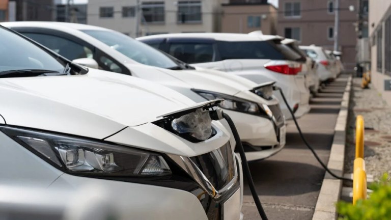 California Could Still Offer EV Incentives Despite Trump Ending ,500 Federal Credit As Gavin Newsom Doubles Down On Electric Mobility – Ford Motor (NYSE:F), General Motors (NYSE:GM) California Could Still Offer EV Incentives Despite Trump Ending ,500 Federal Credit As Gavin Newsom Doubles Down On Electric Mobility – Ford Motor (NYSE:F), General Motors (NYSE:GM)