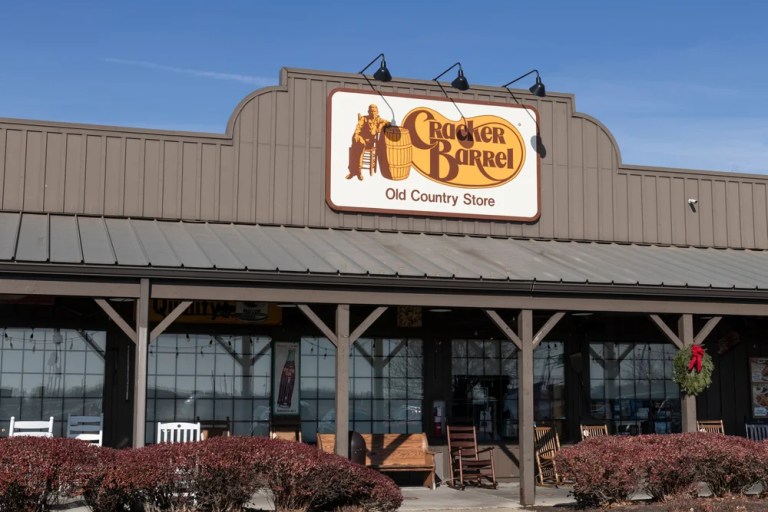 Cracker Barrel Changes Menu, Upsets Loyal Fans & Trump Jr.: Can Stock Survive Potential Boycotts? – Cracker Barrel Old (NASDAQ:CBRL) Cracker Barrel Changes Menu, Upsets Loyal Fans & Trump Jr.: Can Stock Survive Potential Boycotts? – Cracker Barrel Old (NASDAQ:CBRL)