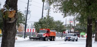 Here’s how Houston-area officials are preparing for winter weather threat | Houston Public Media