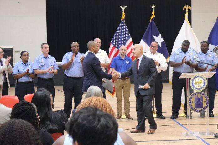 Exclusive: Houston Housing Authority considers work requirements, time limits for housing vouchers | Houston Public Media