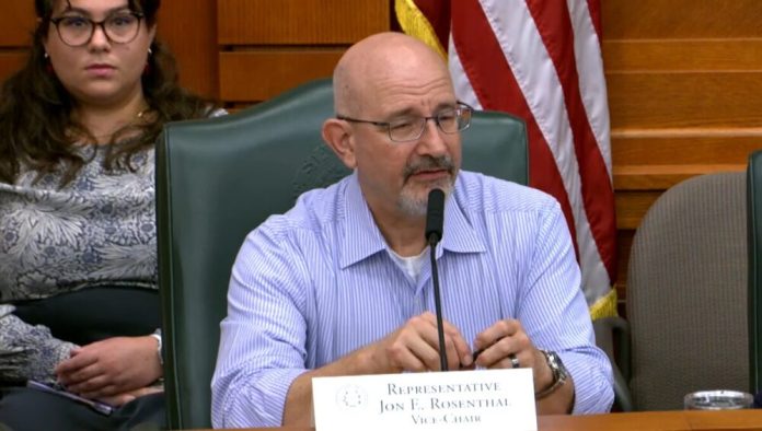 Congressional redistricting map passes House committee, pushing Dems towards quorum break | Houston Public Media