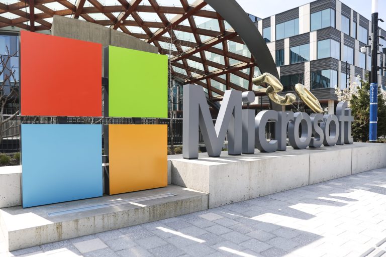 Microsoft just revealed how much its flagship cloud platform makes—a whopping billion a year Microsoft just revealed how much its flagship cloud platform makes—a whopping billion a year