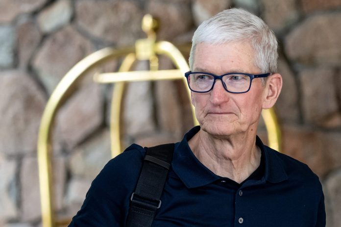 With all eyes on Apple’s next earnings report, one research firm calls on Tim Cook to step aside