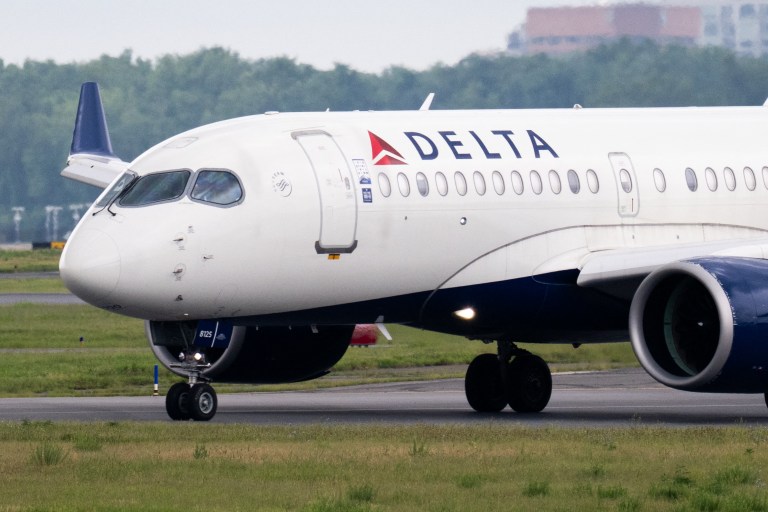 Delta jet moved ‘aggressively’ to avoid collision with B-52 Delta jet moved ‘aggressively’ to avoid collision with B-52