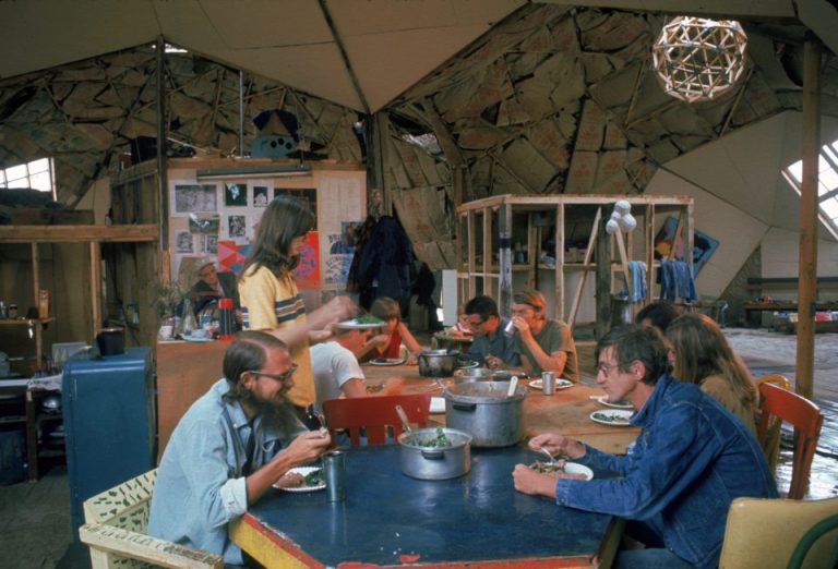 Gen Z is copying baby boomers with communal living—but this time, it’s because they can’t afford a house on their own Gen Z is copying baby boomers with communal living—but this time, it’s because they can’t afford a house on their own