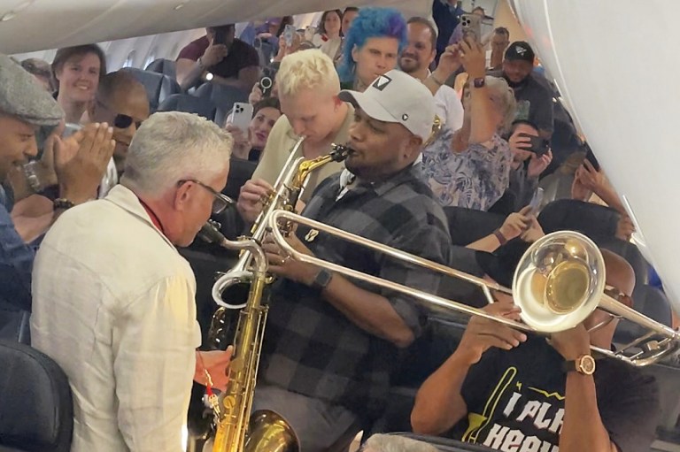 Chronically delayed flight parked in Boise spurs jazz band to jam in the aisle: ‘You could just feel the energy. Everybody was so frustrated’ Chronically delayed flight parked in Boise spurs jazz band to jam in the aisle: ‘You could just feel the energy. Everybody was so frustrated’