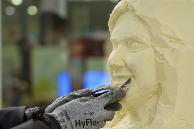 In Minnesota, ‘dairy princesses’ take home a 90-pound butter bust of their own heads In Minnesota, ‘dairy princesses’ take home a 90-pound butter bust of their own heads