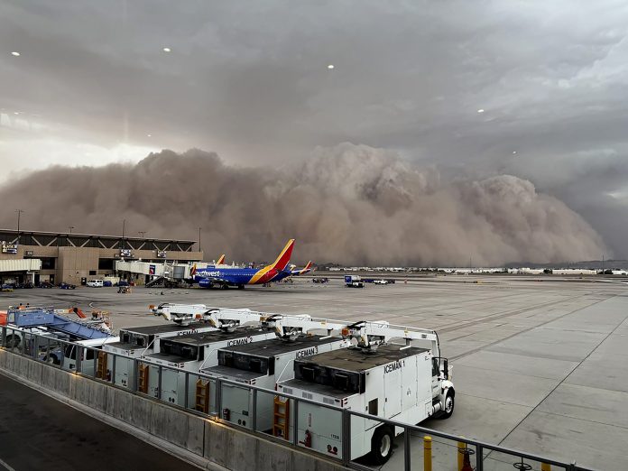 America gripped by towering haboobs as dust storms take Southwest by storm