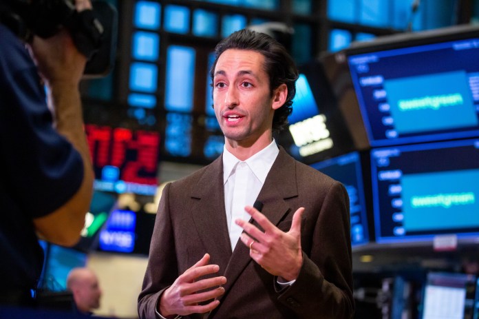 In this economy, even the affluent are a ‘more cautious consumer,’ Sweetgreen CEO warns. Chipotle and Cava are hurting too