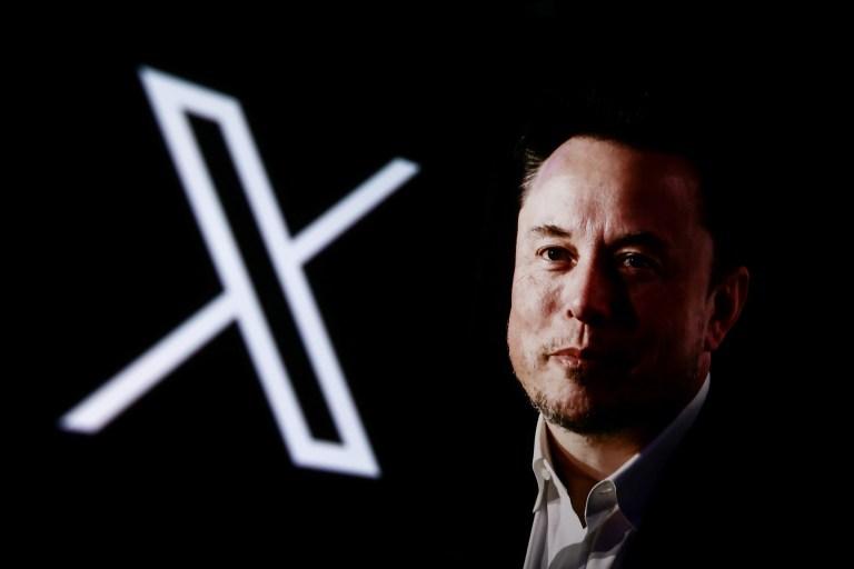 Elon Musk broadens his long-running feud with OpenAI’s Sam Altman by bringing in a third party: Apple Elon Musk broadens his long-running feud with OpenAI’s Sam Altman by bringing in a third party: Apple
