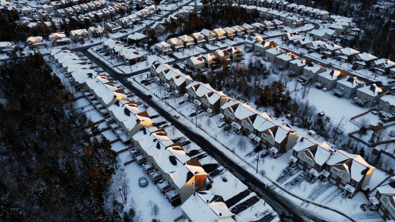 Even a 1% mortgage rate drop could be enough to ‘unlock’ the frozen housing market, Oxford Economics says Even a 1% mortgage rate drop could be enough to ‘unlock’ the frozen housing market, Oxford Economics says