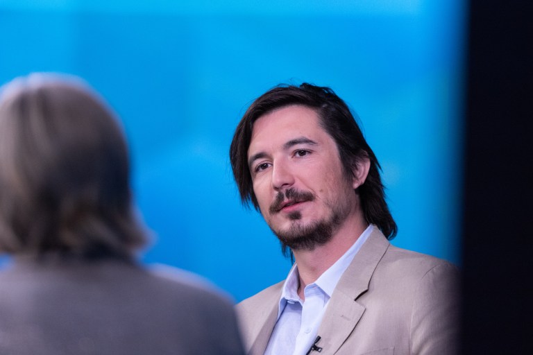 Robinhood CEO admits his RTO call was wrong and now says execs must be in the office 5 days a week: ‘Your manager is going through more pain than you’ Robinhood CEO admits his RTO call was wrong and now says execs must be in the office 5 days a week: ‘Your manager is going through more pain than you’