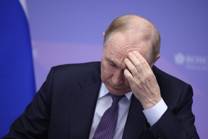Russia’s central bank reveals GDP is shrinking, in a sign Putin’s war economy has slipped into recession | Fortune