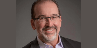 This CEO started his career pumping gas and cleaning windshields. He said it taught him the secret to climbing the ladder without stepping on others | Fortune