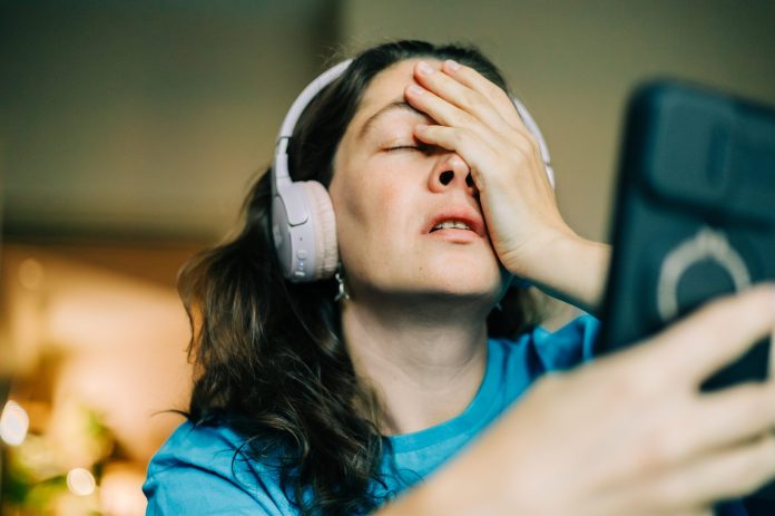 1 in 3 college grads admit their degrees weren’t financially worth it—now they can’t save for retirement because they’re drowning in debt | Fortune 1 in 3 college grads admit their degrees weren’t financially worth it—now they can’t save for retirement because they’re drowning in debt | Fortune