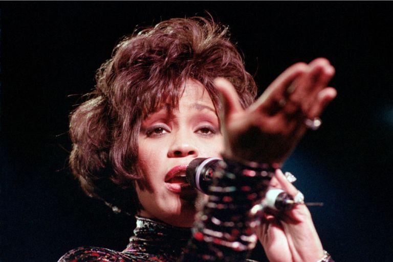 Happy Belated Heavenly Birthday To The Voice: 14 Photos Highlighting Whitney Houston’s Beauty Happy Belated Heavenly Birthday To The Voice: 14 Photos Highlighting Whitney Houston’s Beauty