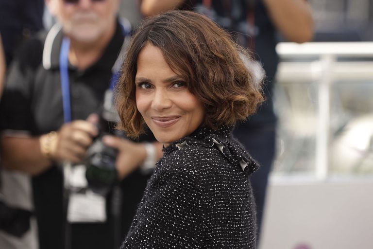 Facecard Never Declined: Celebrating Halle Berry’s 59th Birthday With Her Most Breathtaking Photos Over The Years Facecard Never Declined: Celebrating Halle Berry’s 59th Birthday With Her Most Breathtaking Photos Over The Years