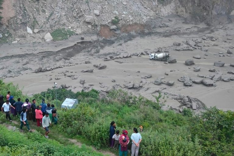 One dead, 17 missing as Nepal flood destroys China border bridge One dead, 17 missing as Nepal flood destroys China border bridge