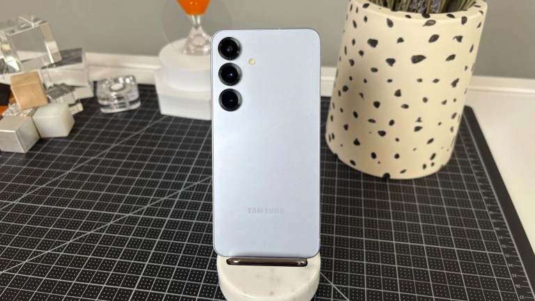 Google Pixel 10 vs. Samsung Galaxy S25: Which smartphone is right for you? Google Pixel 10 vs. Samsung Galaxy S25: Which smartphone is right for you?