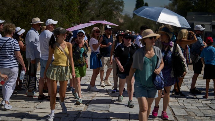 Greece shuts the Acropolis due to high temperatures