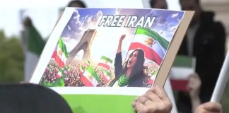 Austin protesters at State Capitol call on President Trump to “Help Iran”