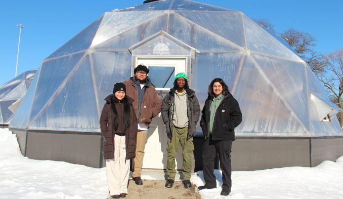 Illinois’ booming solar sector entices young job seekers Illinois’ booming solar sector entices young job seekers