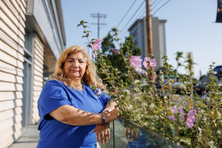 California contrató a trabajadores de salud comunitarios para zanjar desigualdades, ahora da marcha atrás – KFF Health News California contrató a trabajadores de salud comunitarios para zanjar desigualdades, ahora da marcha atrás – KFF Health News