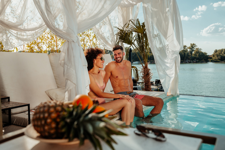 3 Must-Have Conversations To Have With Your Summer Fling Before The Heat Fades 3 Must-Have Conversations To Have With Your Summer Fling Before The Heat Fades