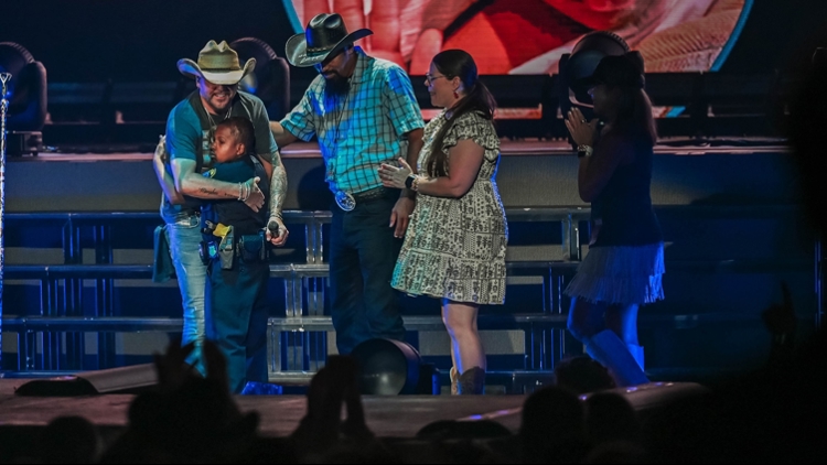 Jason Aldean, Houston Astros partner with Pearland boy battling brain cancer to raise 0,000 Jason Aldean, Houston Astros partner with Pearland boy battling brain cancer to raise 0,000