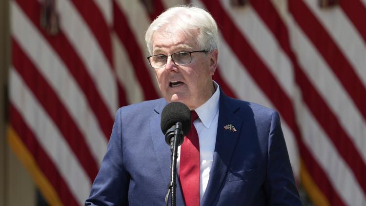 Lt. Gov. Dan Patrick says state will pay to put sirens along the Guadalupe River before next summer | FROUSA Media Lt. Gov. Dan Patrick says state will pay to put sirens along the Guadalupe River before next summer | FROUSA Media